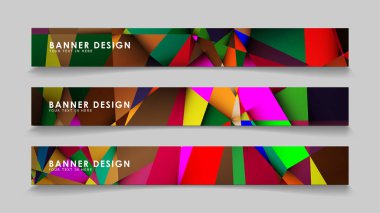 Renkli geometrik degrade arka planlara sahip soyut dikdörtgen vektör afişleri