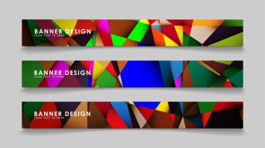 Renkli geometrik degrade arka planlara sahip soyut dikdörtgen vektör afişleri