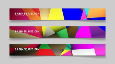 Renkli geometrik degrade arka planlara sahip soyut dikdörtgen vektör afişleri