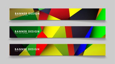 Renkli geometrik degrade arka planlara sahip soyut dikdörtgen vektör afişleri