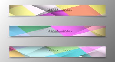 Çok Renkli Arka Planlara Sahip Bannerlar kümesi. Geometrik Soyut Modern Vektör İllüstrasyon