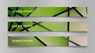 Renk degradelerinde geometrik arka planlara sahip soyut vektör afişleri