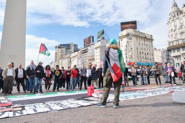Buenos Aires, Arjantin; 23 Eylül 2025: İsrail 'in Filistin' e karşı gerçekleştirdiği soykırımı ve Siyonist sömürgeci şiddet karşısında BM 'nin eylemsizliğini protesto etmek.