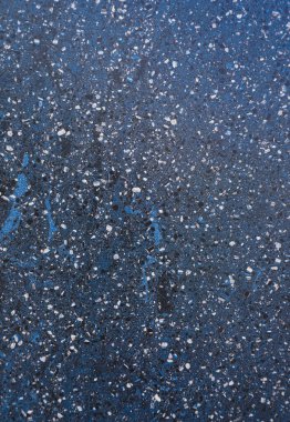 Koyu Terrazzo dokusu. Cilalanmış beton zemin ve duvar deseni. Renkli mermer ve granit taş, dekorasyon malzemesi. Doğal taşlı mozaik döşeme, granit, mermer, kuvars. 