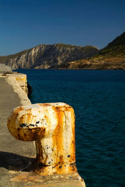 Вигляд на порт на острові Мареттімо (Сицилія, Італія). — стокове фото