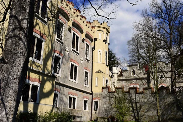 Hluboka kale Güney Bohemya