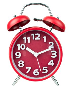 Kırmızı alarm clock, kırmızı yuvarlak çalar saat 10'a gösterir. Beyaz arka plan üzerinde kırpma yolu izole.
