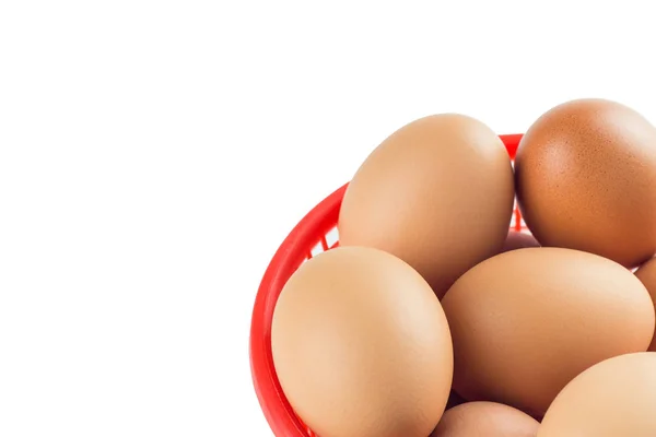 Sepetteki Yumurtalar Beyaz Arkaplanda Izole Edildi — Stok fotoğraf