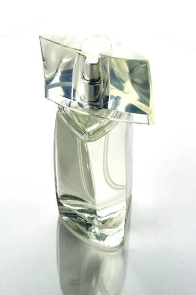 Flacon Parfum Sur Blanc — Photo