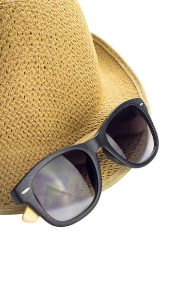 Hatt Och Solglasögon Isolerad Vit Bakgrund — Stockfoto