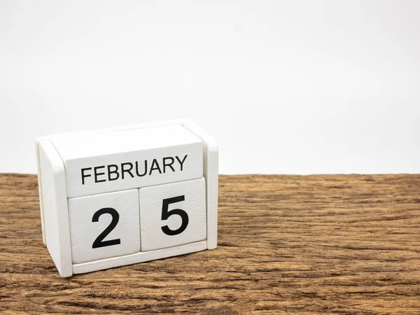 Febrero Calendario Madera Cubo Blanco Sobre Madera Vintage Fondo Blanco — Foto de Stock