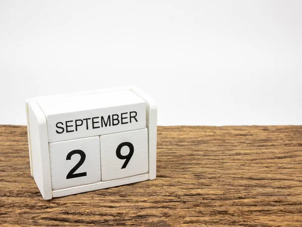 Září Bílá Kostka Dřevěná Kalendář Vinobraní Dřeva Bílé Pozadí Podzimní — Stock fotografie