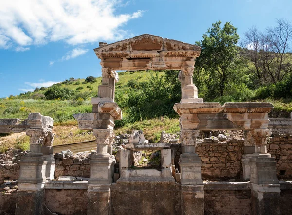 Ruinas de la antigua ciudad Éfeso, la antigua ciudad griega en Tur —  Fotos de Stock