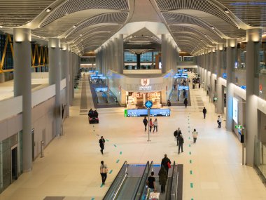 İstanbul, Türkiye - 30 Nisan 2019 : Depar'da kimliği belirsiz kişiler