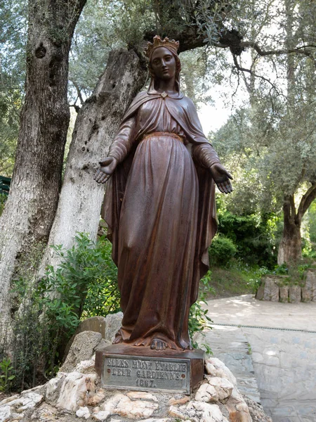 02 de maio de 2019, Selchuk, Aydin, Turquia. Estátua da Virgem Maria em th — Fotografia de Stock