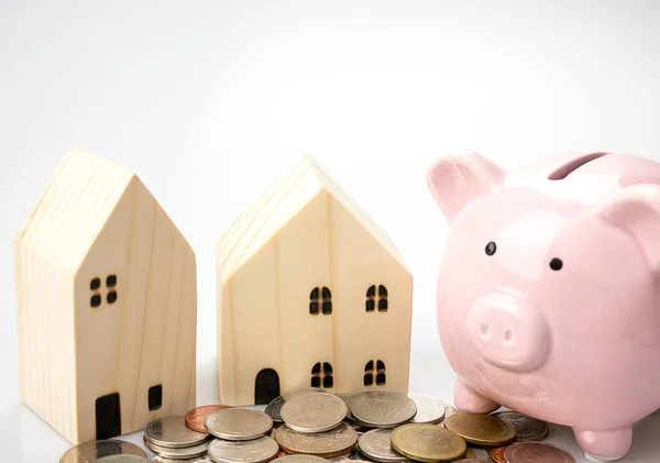 Bank Piggy Koin Pinjaman Rumah Dengan Konsep Perencanaan Keuangan Terisolasi — Stok Foto