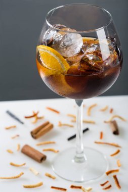 Kristal cam portakal kaydıraklı vermut