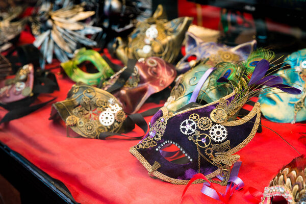 Маски карнавала в Венеции
