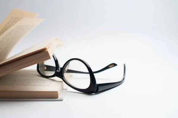 Caderno Com Óculos Caneta Livro Com Óculos Caderno Azul Com — Fotografia de Stock