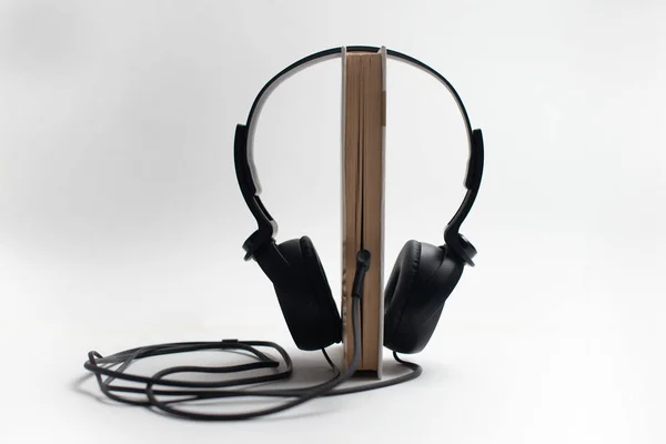 Áudio Livro Conceito Headphones Livro Relaxe Com Fone Ouvido Livro — Fotografia de Stock