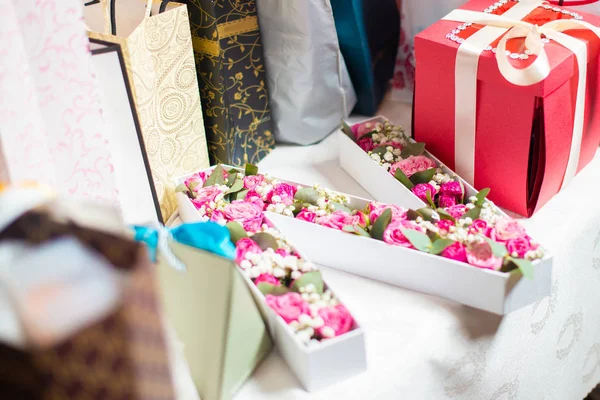 Buquê Flores Para Festa Aniversário Rosas Gerber Rosas Cor Rosa — Fotografia de Stock