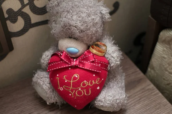 Alyans ile ayı oyuncak