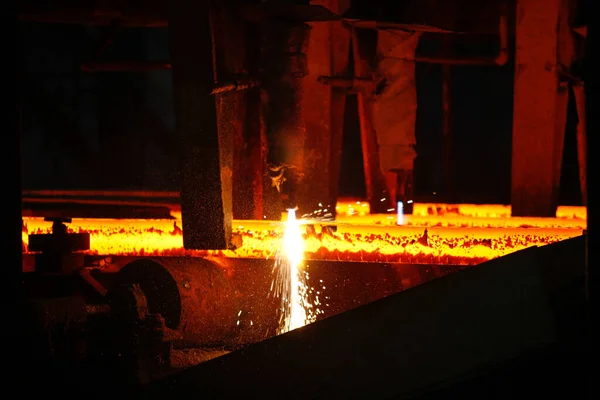 Billette Acciaio Taglio Torcia Impianto Metallurgico Produzione Metallurgica Industria Pesante — Foto Stock