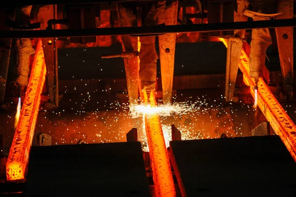 Stalen Knuppels Bij Het Snijden Van Fakkels Metallurgische Installaties Metallurgische — Stockfoto