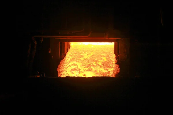 Warm Staal Gieten Staalfabriek Gesmolten Metaal Gegoten Uit Lepel Metallurgische — Stockfoto