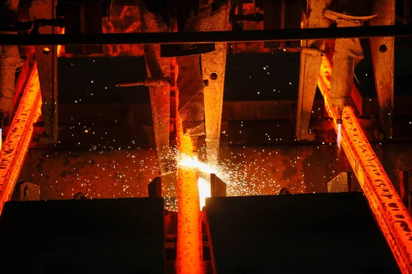 Stalen Knuppels Bij Het Snijden Van Fakkels Metallurgische Installaties Metallurgische — Stockfoto