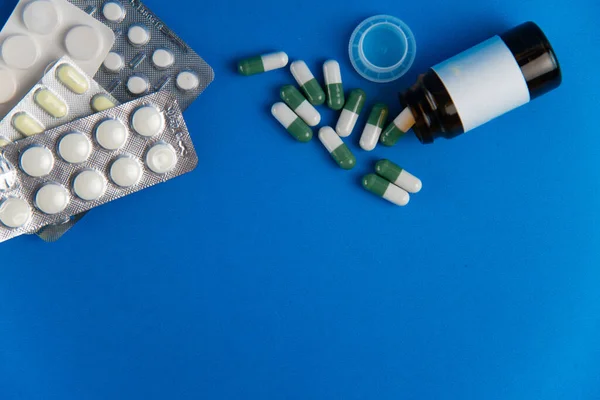 Coronavirus 2019 Ncov Járvány Tabletták Drogok Gondozás Betegség Alatt Kék — Stock Fotó