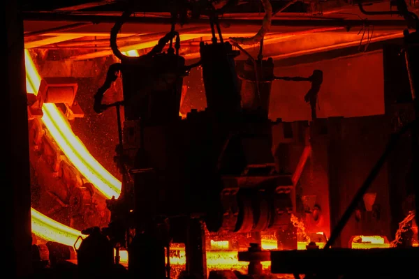 Stålbillets Vid Facklan Skärning Metallurgisk Anläggning Metallurgisk Produktion Tung Industri — Stockfoto