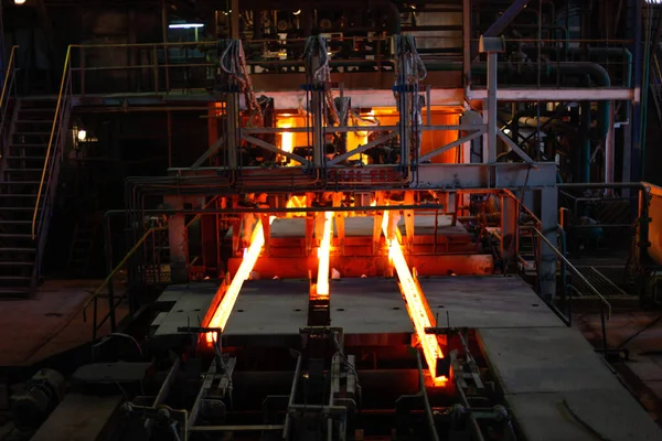 Red Tarugos Metal Aço Quente Após Fundição Aço Fundido Máquina — Fotografia de Stock