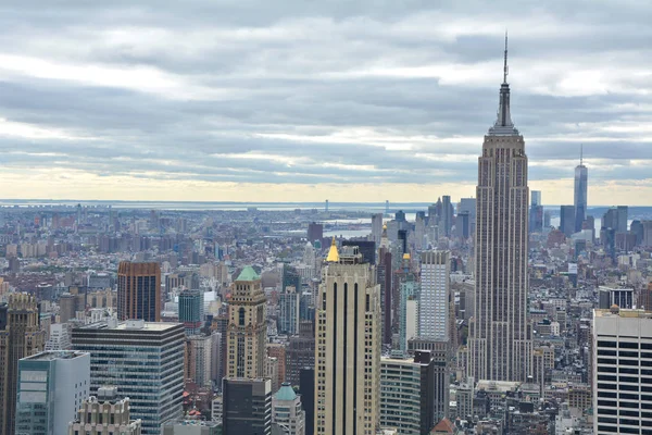 Nueva York City Octubre 2014 Manhattan Midtown Skyline Día Nublado —  Fotos de Stock