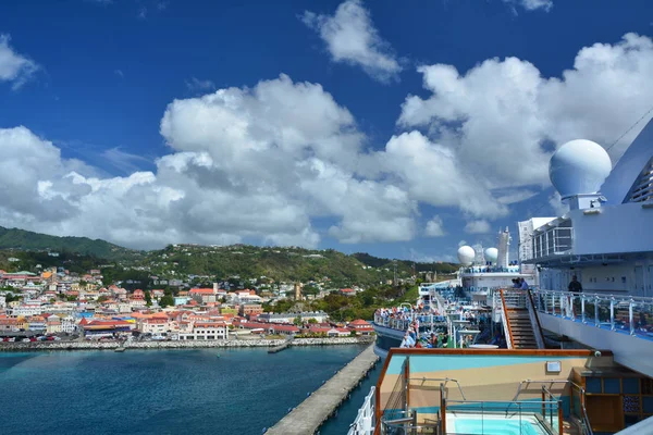 Grenada Karaiby Marca 2017 Royal Princess Statek Żagle Portu Saint — Zdjęcie stockowe