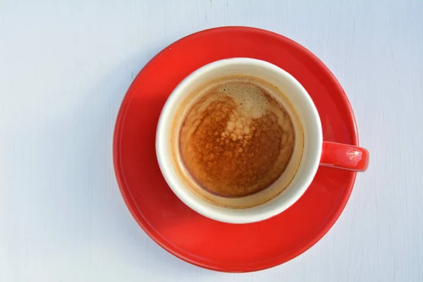 Espresso Koffie Rode Cup Witte Houten Achtergrond Plat Leggen — Stockfoto