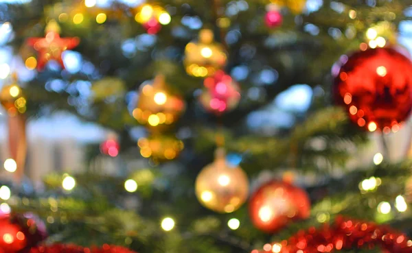 Wazig Kerstboom Met Kleurrijke Decoratie Bokeh Verlichting Effect — Stockfoto
