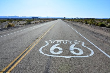 Yol 66 işareti.
