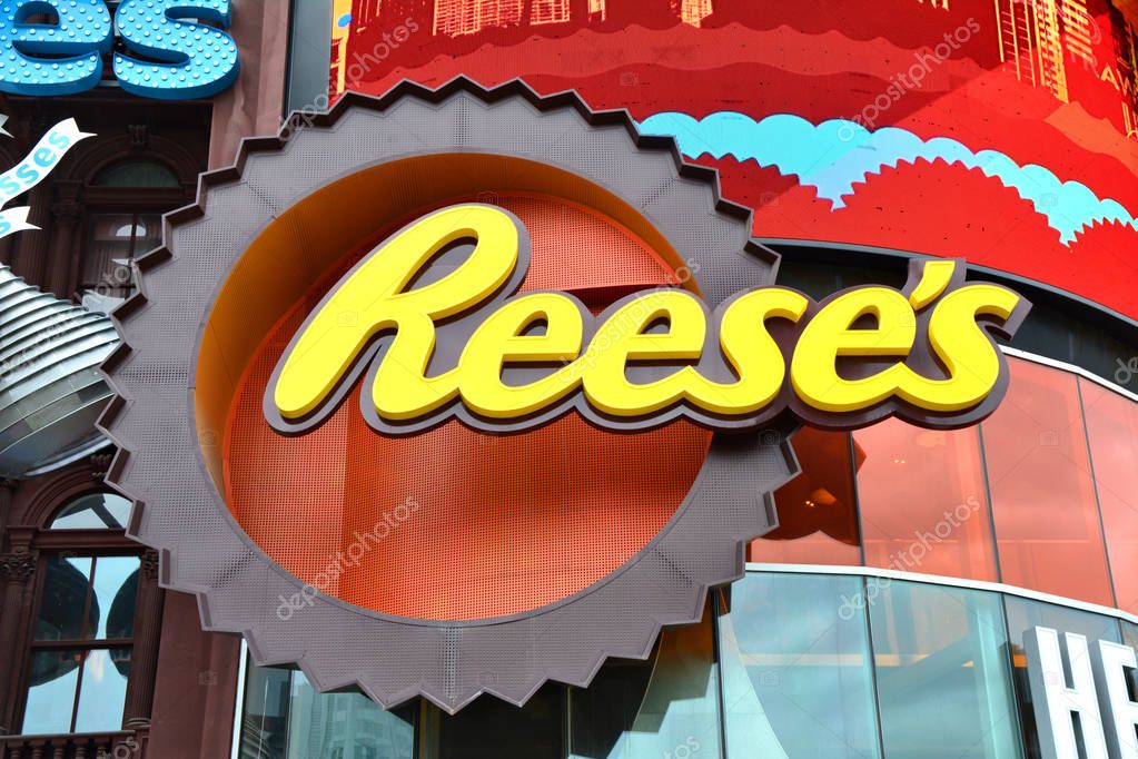 LAS VEGAS, USA - MARCH 22, 2018 : Reese's logo at the entrance of Hershey's Chocolate World. New York New York hotel and casino facade.