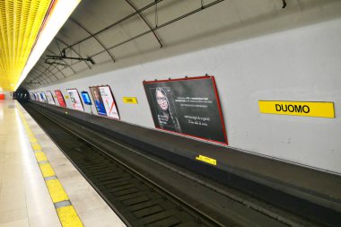 Metro Milano metro istasyonu Duomo.