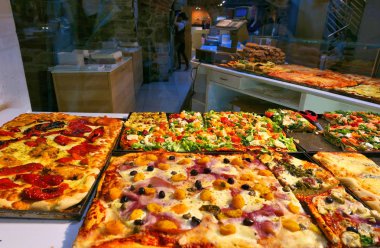 Bergamo pizzacıda İtalyan pizzası