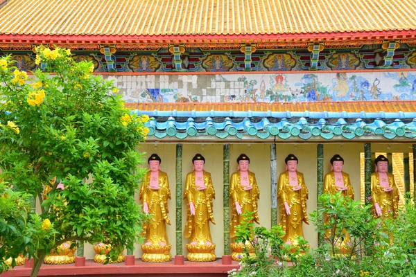 Kek Lok Si Buddhist temple in GeorgeTown on Penang island. — Stock Photo, Image