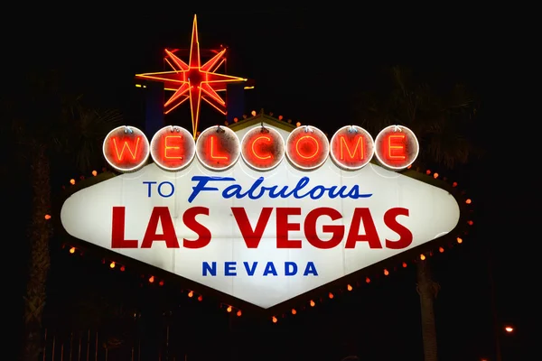 Bienvenido a Fabuloso signo de Las Vegas. — Foto de Stock