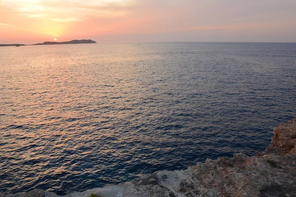 Pôr Sol Sobre Mar Mediterrâneo Vista Penhasco Ilha Ibiza — Fotografia de Stock