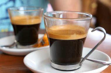 İspanyol kahvesinde espresso fincanı..