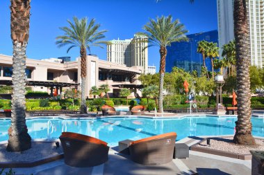 LAS VEGAS, ABD - 18 Mart 2018: Las Vegas 'taki MGM Grand Hotel' de açık yüzme havuzu.