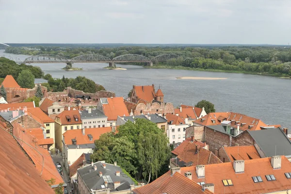 波兰托伦古城和维斯瓦河的屋顶景观 — 图库照片