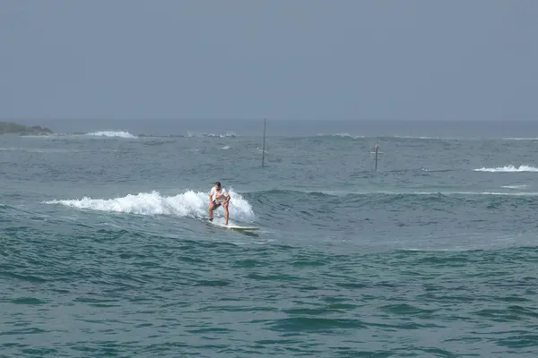 Surfowania Fal Plaży Koggala Sri Lanka Grudzień 2017 — Zdjęcie stockowe