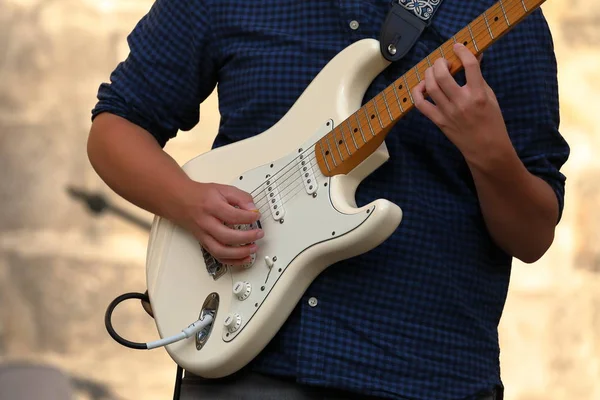 Suonare Chitarra Fare Musica — Foto Stock