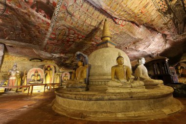 Sri Lanka Dambulla mağara tapınakları